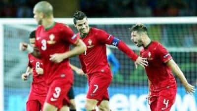 - بلغ منتخب البرتغال الدور ربع النهائي من بطولة أمم أوروبا لكرة القدم 2012 بعد فوزه المستحق على هولندا (2-1) في المباراة التي جرت على ...