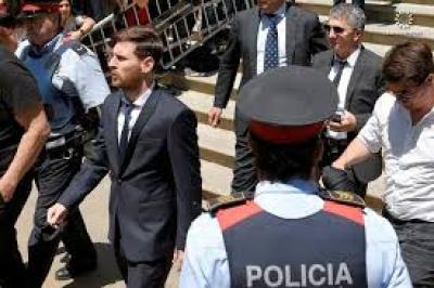  - عاجل: الحكم بالسجن 21 شهرا على النجم الأرجنتيني ميسي بسبب التهرب من الضرائب..