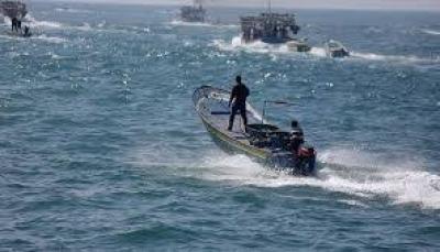  - غزة.. قوات العدو تجدد استهداف المزارعين والصيادين الفلسطينيين..
